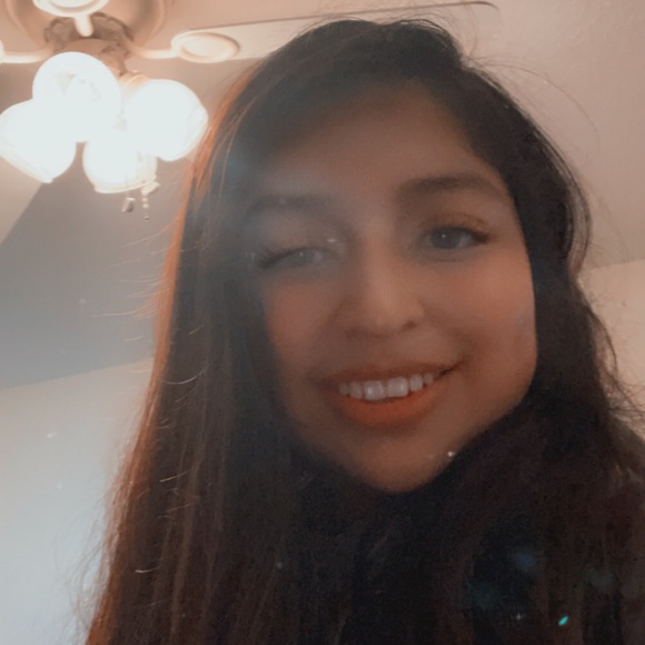 Meet your Posher, Paola - Picture 1 of 1